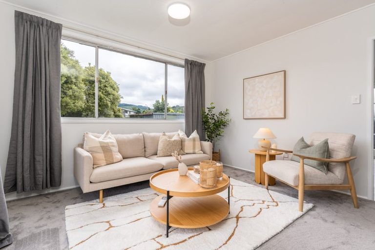 Photo of property in 5a Sequoia Place, Maoribank, Upper Hutt, 5018