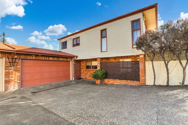 Photo of property in 66d Waimumu Road, Massey, Auckland, 0614