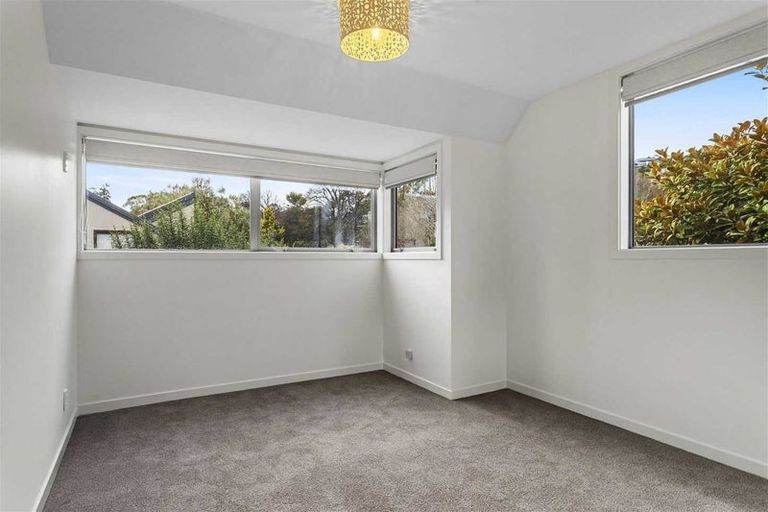 Photo of property in 4 Bridgemere Lane, Cracroft, Christchurch, 8022