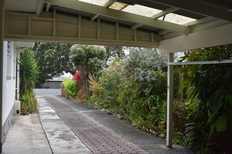 Photo of property in 1/40 East Coast Road, Milford, Auckland, 0620