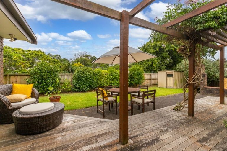Photo of property in 33 Uppingham Crescent, Hillcrest, Auckland, 0627