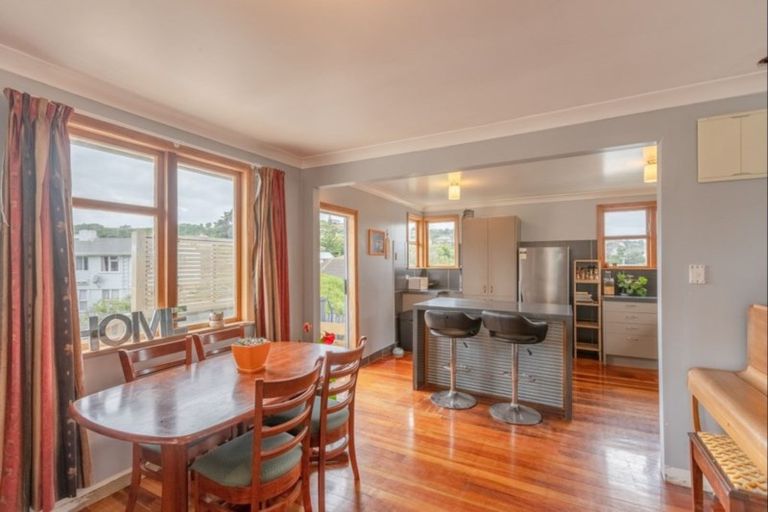 Photo of property in 61 Jillett Street, Titahi Bay, Porirua, 5022