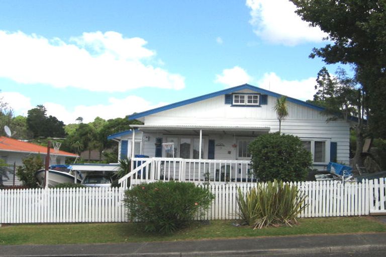 Photo of property in 8 Macnay Way, Murrays Bay, Auckland, 0630