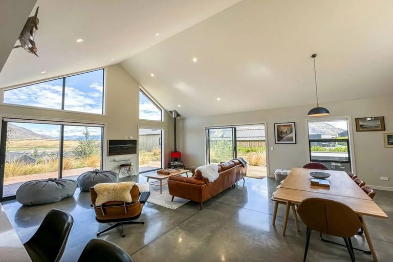 Photo of property in 7 Falconer Rise, Jacks Point, Queenstown, 9371