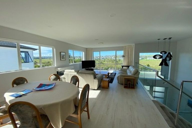 Photo of property in 138 Arran Point Parade, Orewa, 0931