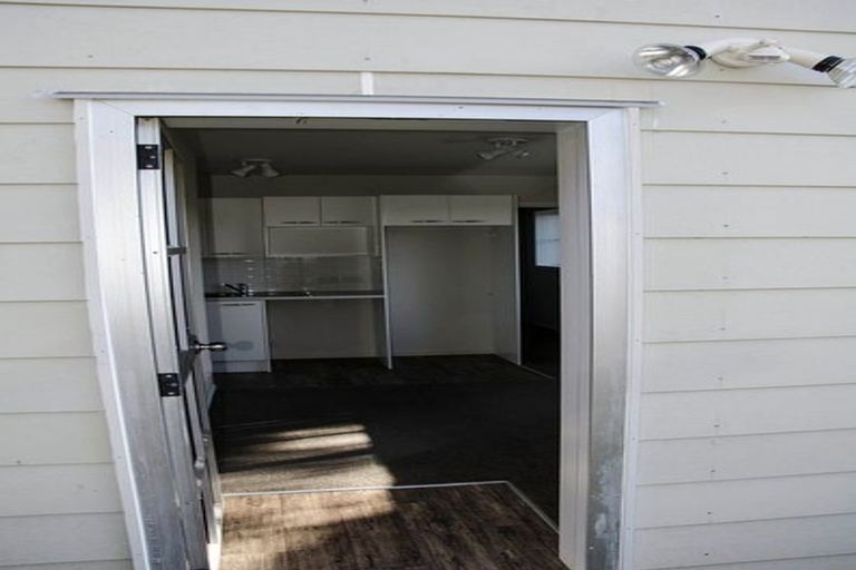 Photo of property in 1/39 Bayview Road, Bayview, Auckland, 0629