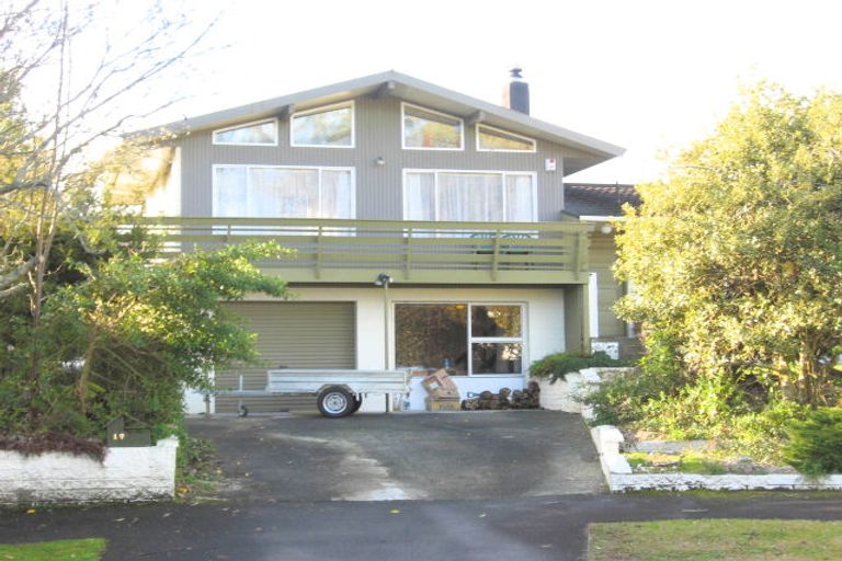 Photo of property in 17 Balfour Crescent, Riverlea, Hamilton, 3216