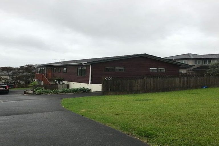 Photo of property in 2/23 William Souter Street, Forrest Hill, Auckland, 0620