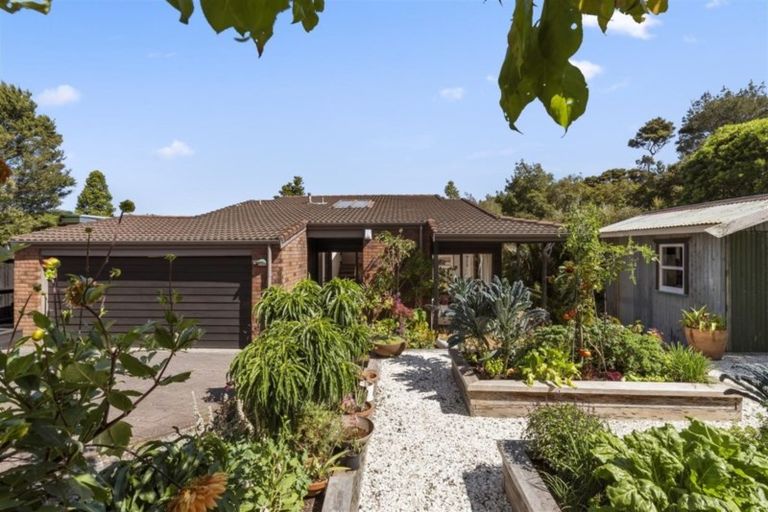 Photo of property in 12 Kaihu Street, Northcote, Auckland, 0627