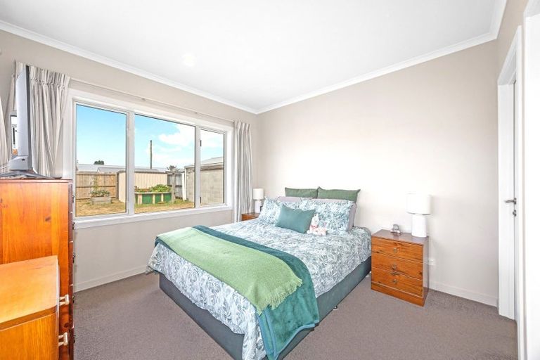 Photo of property in 15 Cuffs Road, Wainoni, Christchurch, 8061