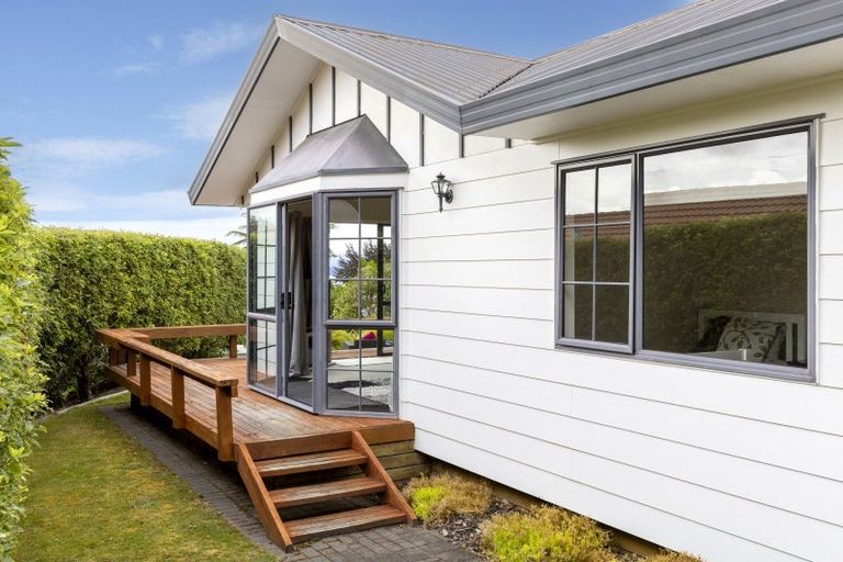 Photo of property in 2/19 Brunette Drive, Acacia Bay, Taupo, 3330