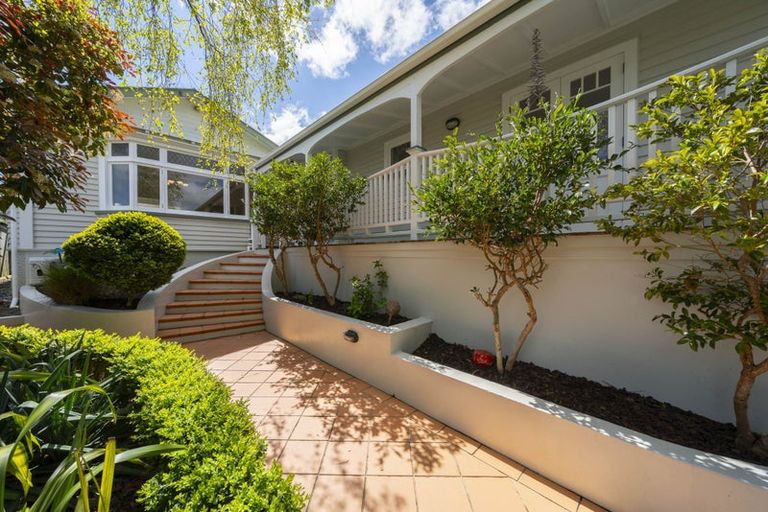 Photo of property in 29 Seaview Road, Paremata, Porirua, 5024