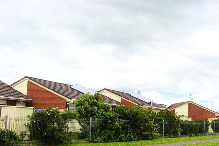 Photo of property in 21 Robert Ross Place, Clendon Park, Auckland, 2103