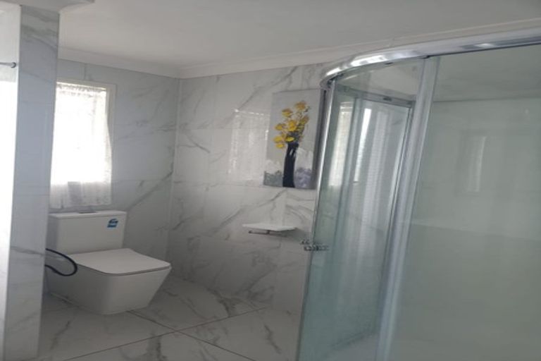 Photo of property in 37 Awaruku Road, Torbay, Auckland, 0630