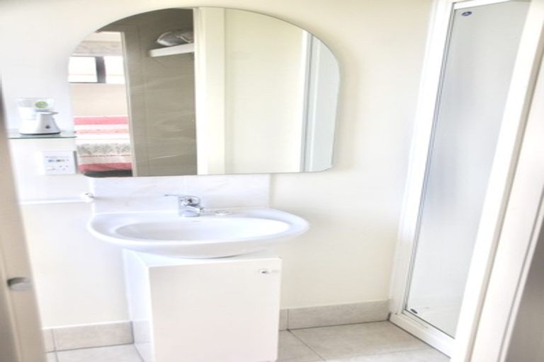 Photo of property in 8c Charlenne Close, Ranui, Auckland, 0612