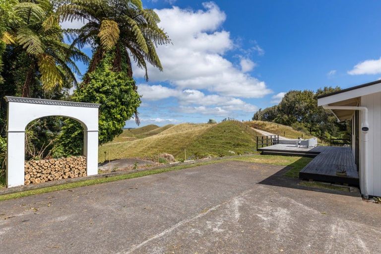 Photo of property in 821 Tariki Road, Ratapiko, Inglewood, 4390