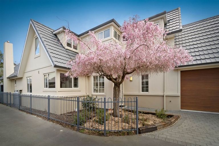 Photo of property in 43 Memorial Avenue, Ilam, Christchurch, 8053