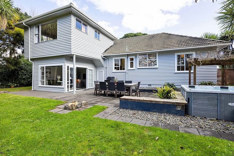 Photo of property in 7 Raiomiti Street, Fitzroy, New Plymouth, 4312