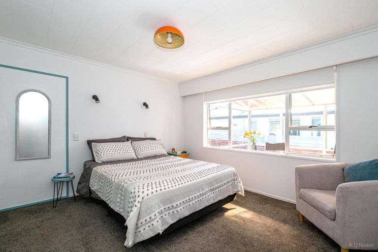 Photo of property in 10a-b Churchill Place, Waimate, 7924