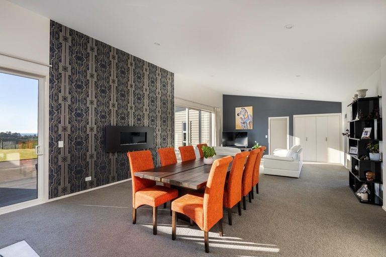 Photo of property in 576a Mangorei Road, Mangorei, New Plymouth, 4371