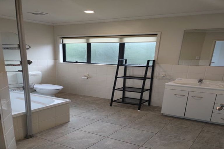 Photo of property in 3/20 The Avenue, Albany, Auckland, 0632