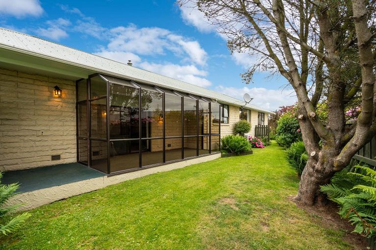Photo of property in 1 Ash Place, Mosgiel, 9024