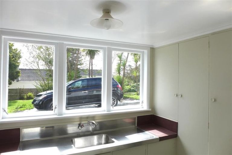 Photo of property in 23 Evans Road, Glen Eden, Auckland, 0602