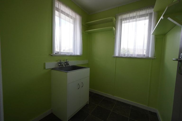 Photo of property in 9 Bristol Crescent, Roslyn, Palmerston North, 4414