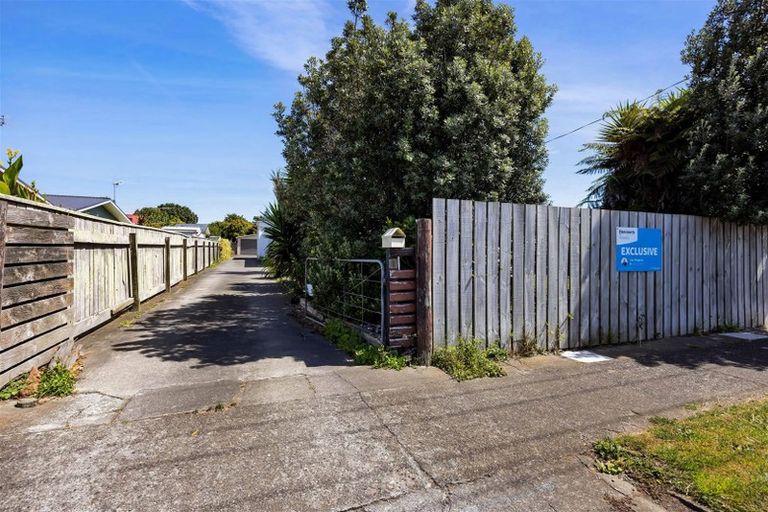 Photo of property in 211 South Road, Hawera, 4610