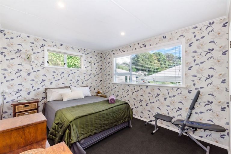Photo of property in 10 Horomona Road, Paekakariki, 5034