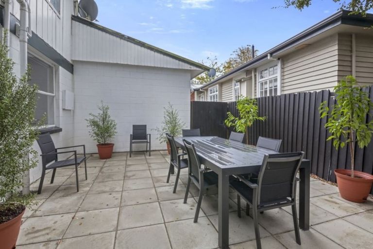 Photo of property in 2/40 Leinster Road, Merivale, Christchurch, 8014