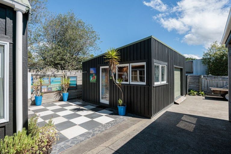 Photo of property in 37 Cedar Road, Te Awanga, 4102