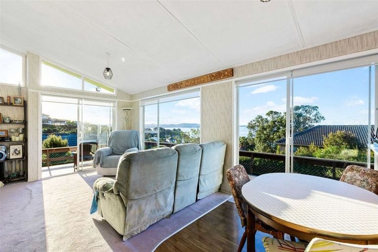 Photo of property in 14 Vipond Road, Stanmore Bay, Whangaparaoa, 0932