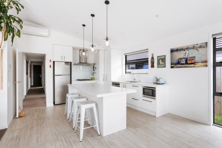 Photo of property in 32 Batty Street, Papamoa Beach, Papamoa, 3118