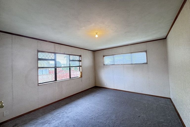 Photo of property in 178 Sturges Road, Henderson, Auckland, 0612