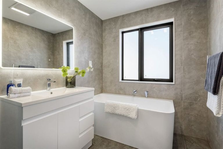 Photo of property in 8/14 Williamson Avenue, Belmont, Auckland, 0622