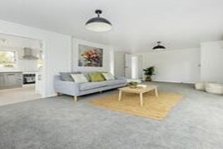 Photo of property in 14 Chantal Place, Red Hill, Papakura, 2110