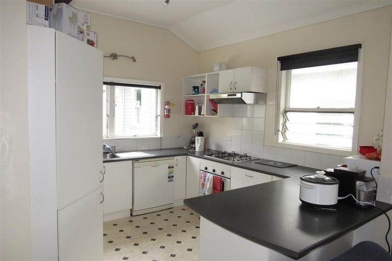 Photo of property in 102 Tinakori Road, Thorndon, Wellington, 6011