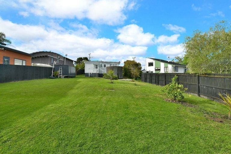 Photo of property in 19 Vipond Road, Stanmore Bay, Whangaparaoa, 0932