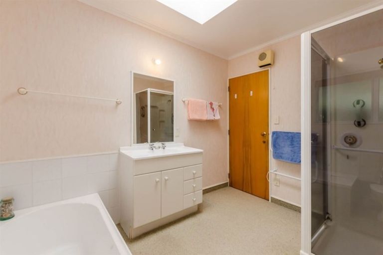 Photo of property in 5a Webber Street, Paraparaumu Beach, Paraparaumu, 5032