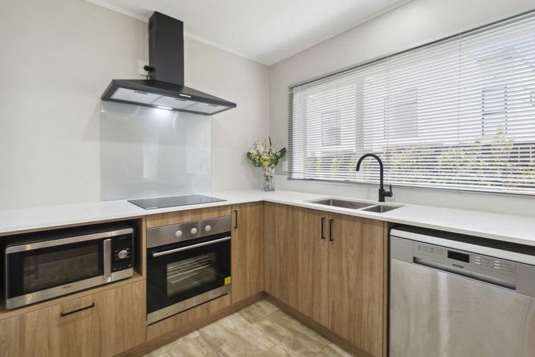 Photo of property in 15 Hocken Place, Mangere Bridge, Auckland, 2022