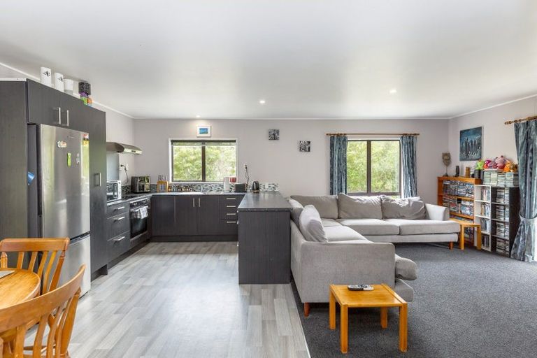 Photo of property in 16 Mclaughlin Drive, Tinui, Masterton, 5889