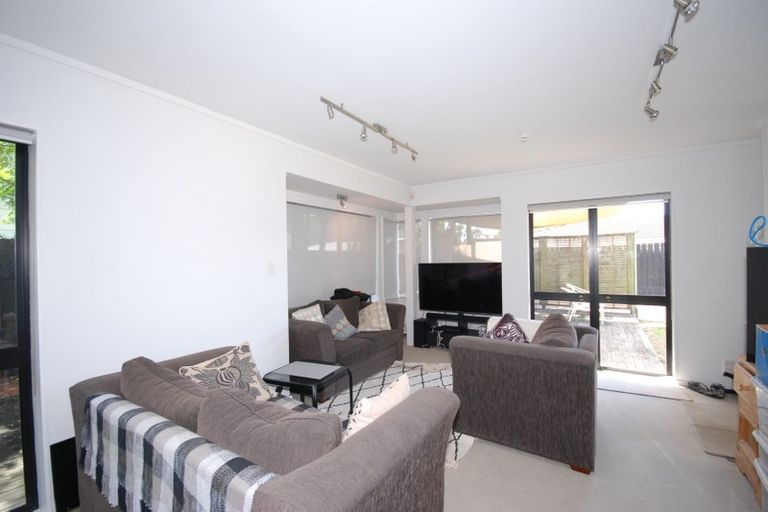 Photo of property in 3/16 Wairakei Street, Greenlane, Auckland, 1051
