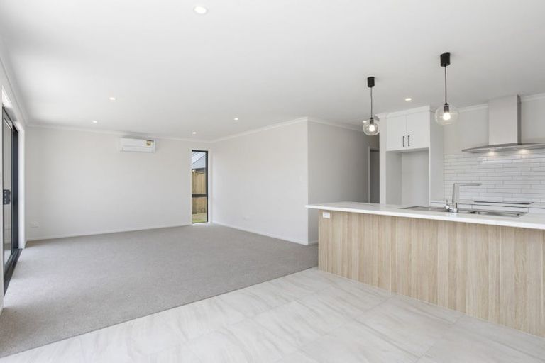 Photo of property in 4 Tahuna Minhinnick Drive, Glenbrook, 2681