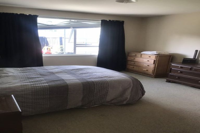 Photo of property in 104 Holly Road, St Albans, Christchurch, 8014