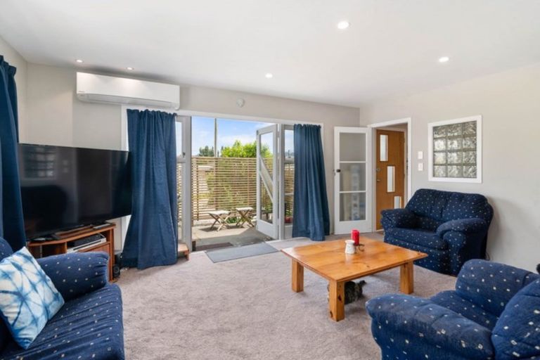 Photo of property in 11 Kahu Street, Utuhina, Rotorua, 3015