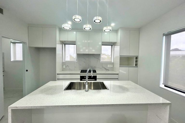 Photo of property in 2a Marinich Drive, Ranui, Auckland, 0612