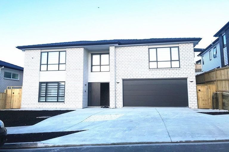 Photo of property in 8 Drover Close, Flat Bush, Auckland, 2019