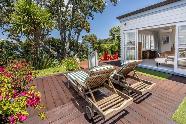 Photo of property in 13 Stanley Point Road, Stanley Point, Auckland, 0624