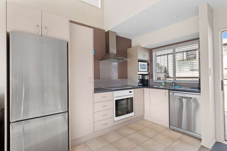 Photo of property in 4/47 Marine Parade, Mount Maunganui, 3116